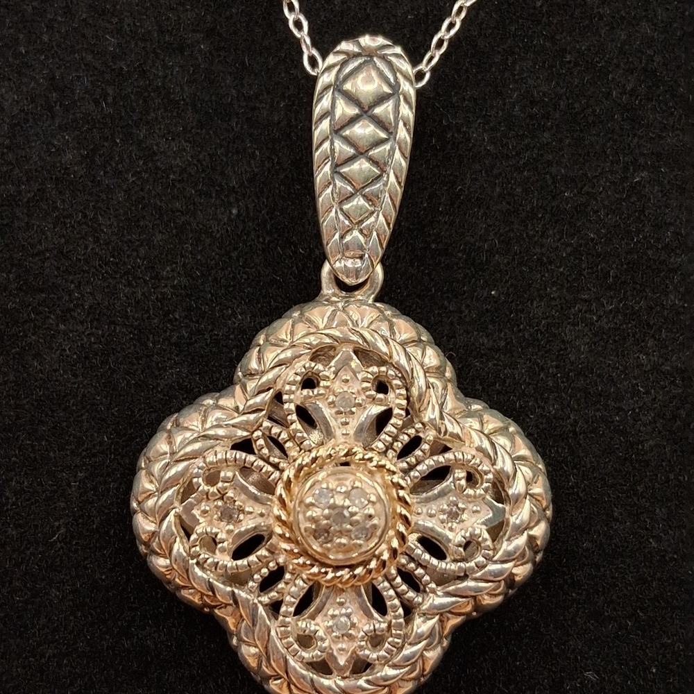 Elegant Silver and Gold Pendant Necklace